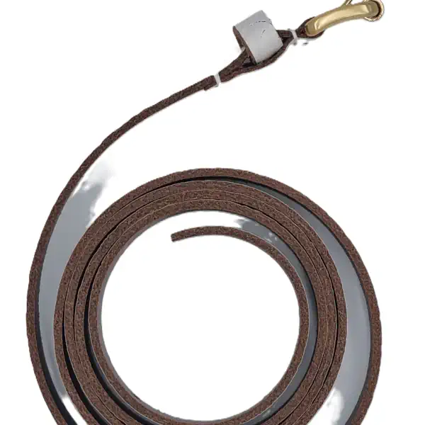 Ceinture brute en cuir beige, largeur 20 mm, boucle dorée. Fabriquée artisanalement en France, dans notre atelier en Vendée. Vue tranche.