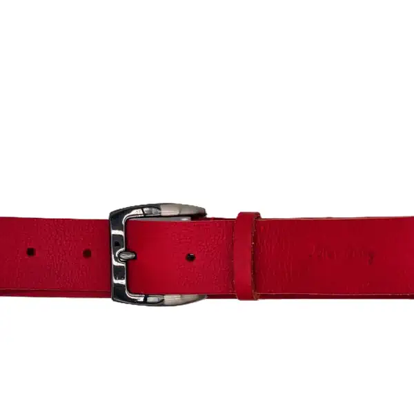 Ceinture brute en cuir rouge, largeur 35 mm, boucle canon de fusil. Fabriquée artisanalement en France, dans notre atelier en Vendée. Global.
