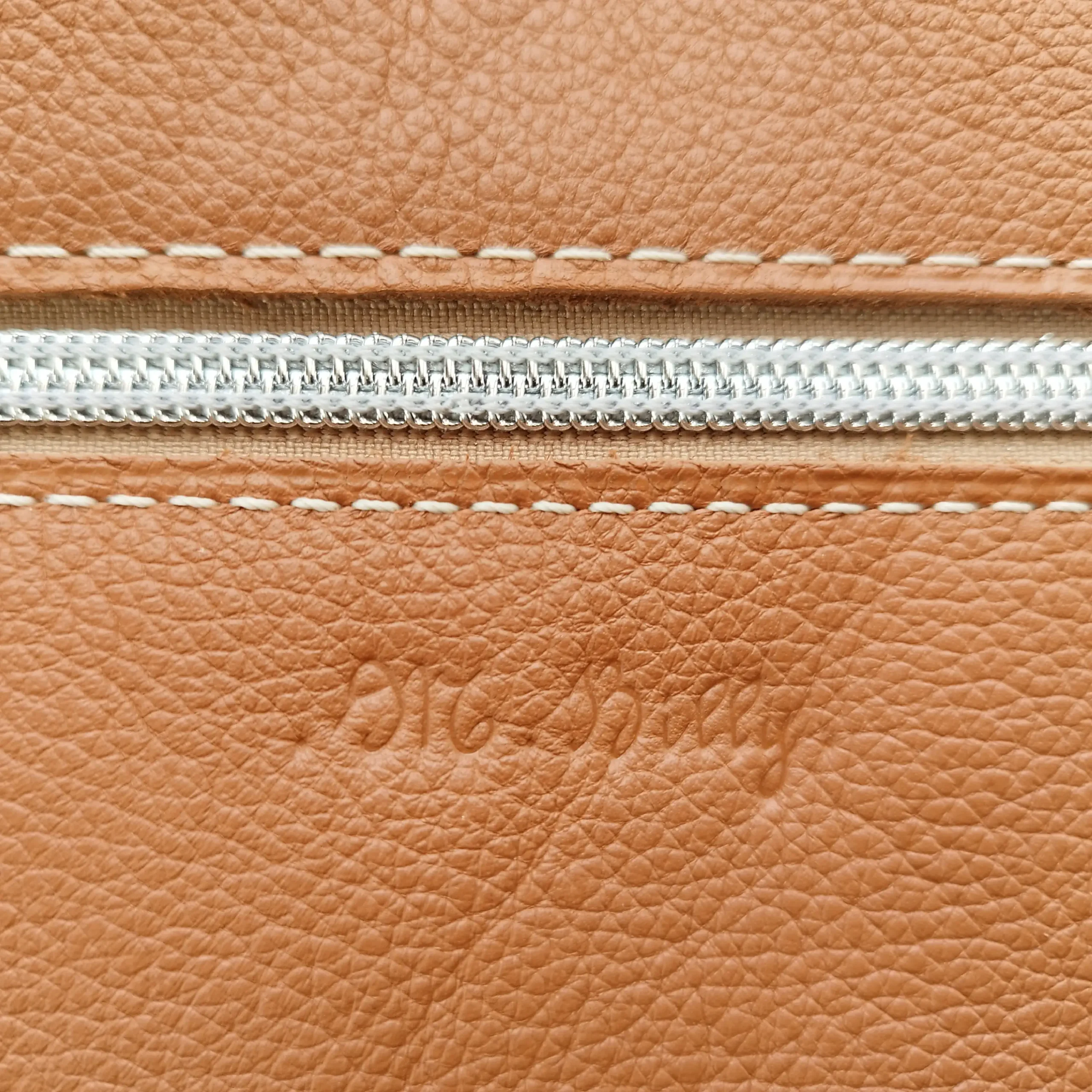 Sac ordinateur artisanal cuir pleine fleur camel - Pièce unique – Image 6